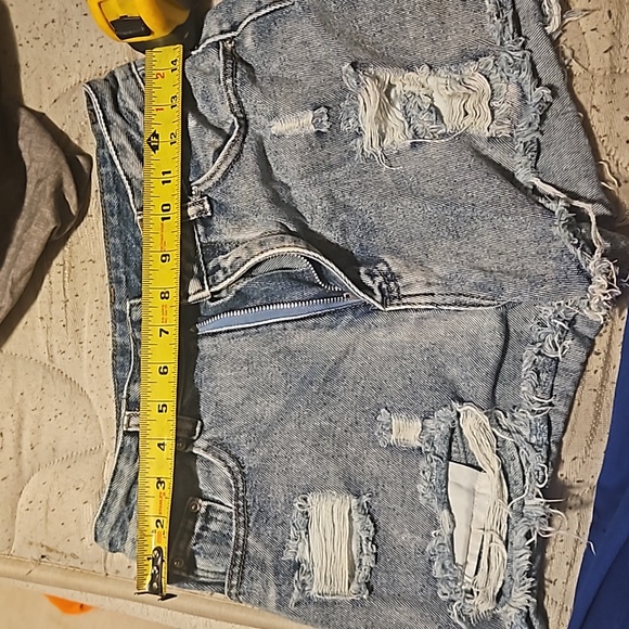 Womens Shorts - Picture 11 of 15